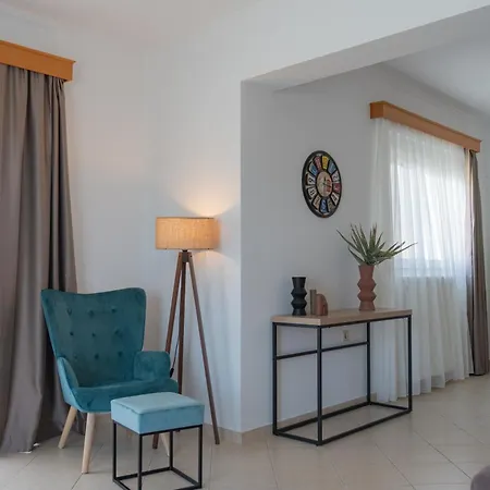 The Gemini Floor 2 Apartman *