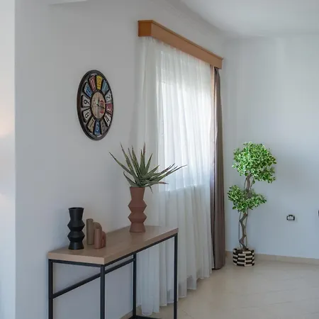 The Gemini Floor 2 Apartman