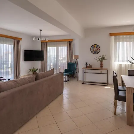 The Gemini Floor 2 Apartment Kos Town