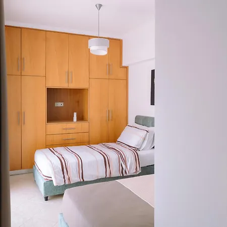 The Gemini Floor 2 Apartment *