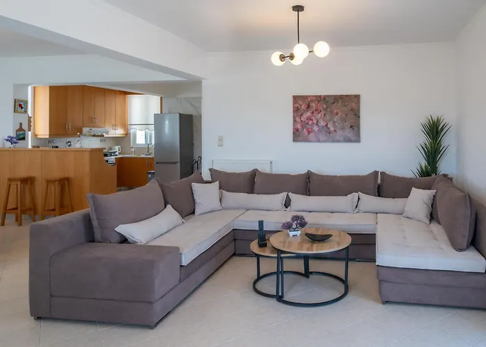 The Gemini Floor 2 Apartment *