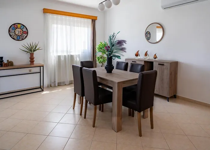 Apartment The Gemini Floor 2 *