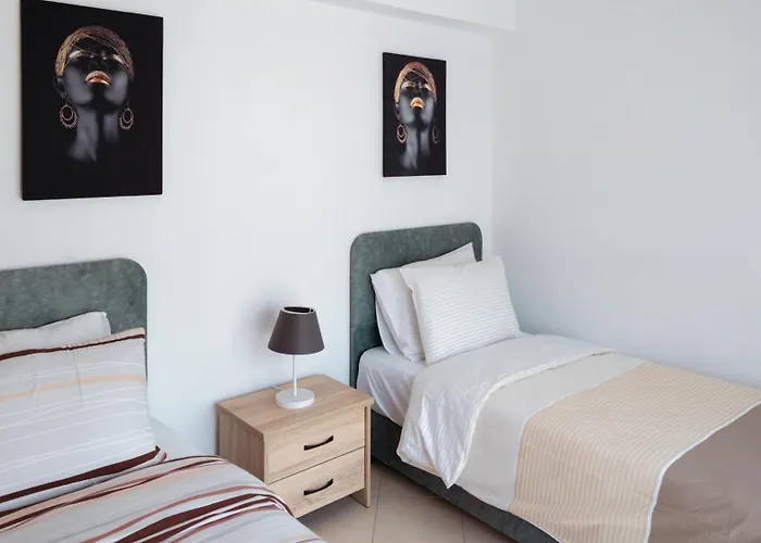 The Gemini Floor 2 Apartment *