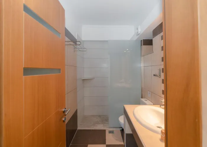 The Gemini Floor 2 Apartment *