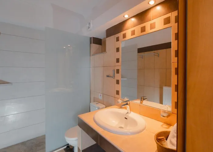 The Gemini Floor 2 Apartment *